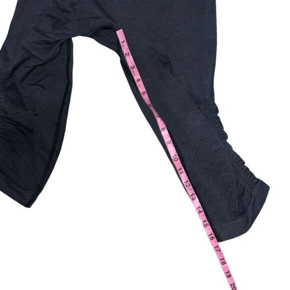 Lululemon In the Flow Scrunch Cropped Leggings Black Athleisure sz 6 Ruched - Picture 5 of 6